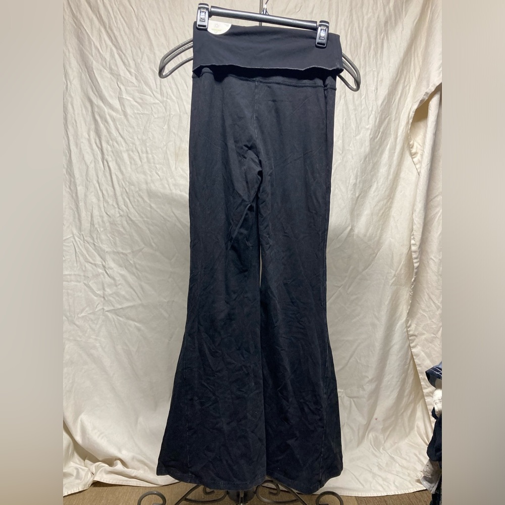 NWT Offline by aerie OG super flare black pants size M